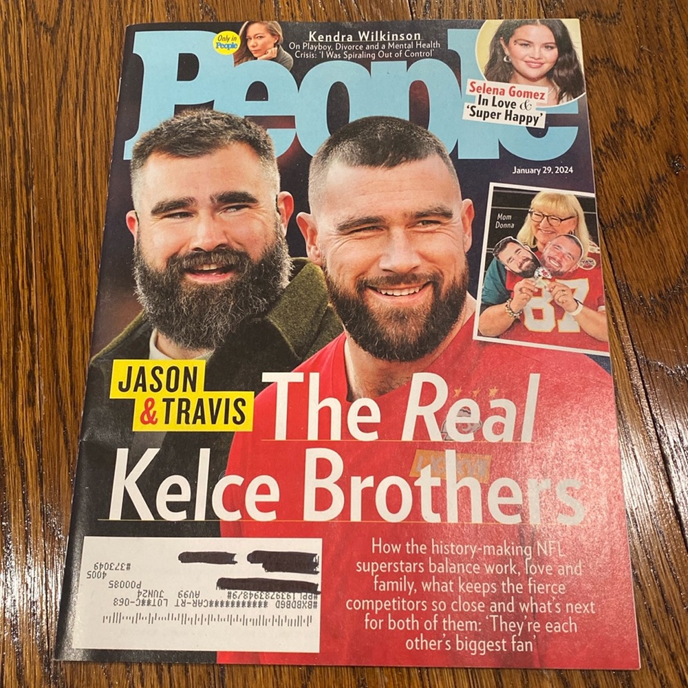 People Magazine - January 29 2024 - Jason & Travis Kelce - Selena Gomez - nfl